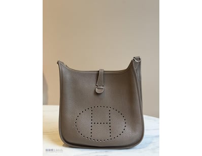 HERMES EVELYN ETOUPE 29 WITH STRAP (STAMP T)

Rubb...
