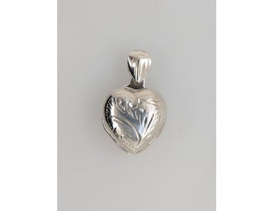 SILVER HEART PENDANT


583010+57


