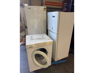 Assorted pallet of white goods and appliances 

...