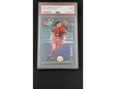 RARE & COLLECTABLE GRADED TRADING CARDS (A976) - Lot 4065