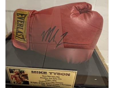 Mancave & Memorabilia (A995) - Lot 599