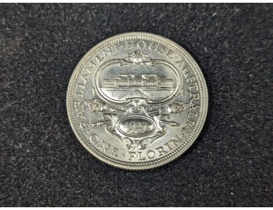 1927 AUSTRALIAN 8 PEARL PARLIAMENT HOUSE FLORIN
...