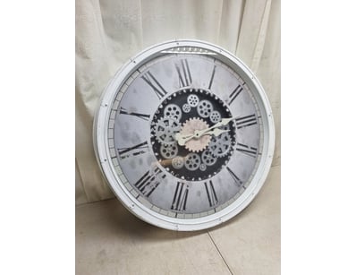 Wall Clock

Dimensions H:75cm W:75cm D:9cm