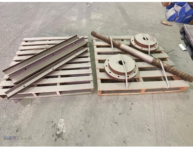 Unused Industrial Hubs, Flanges with shaft.

App...