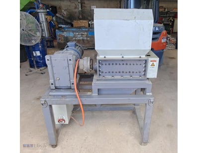 Grey Dual-Shaft Industrial Shredder

Features to...