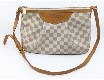 Luxury Designer (A995) - Lot 1084