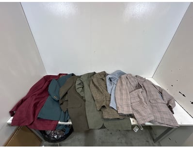 Entire Vintage Clothing Store Liquidation (ON11... - Lot 126