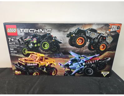 **UNRESERVED** LIFETIME COLLECTION OF LEGO PART... - Lot 756