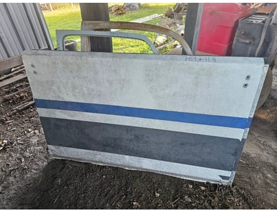 Assorted car parts, including doors

Sold as lot

...