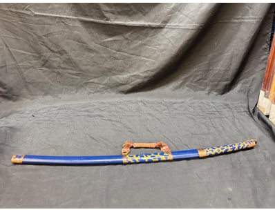 Antiques, Vintage & Interior Treasures (A1005) - Lot 823