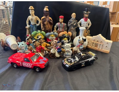 EXTENSIVE COLLECTIBLE FIGURINE AND MEMORABILIA COL...