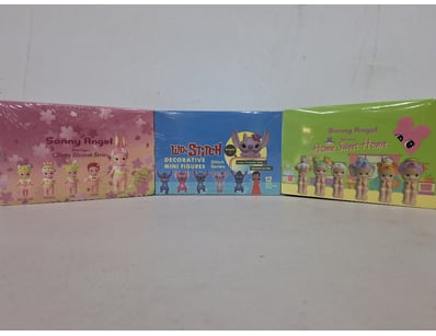 Desk monitor mini figure sets

SOLD AS LOT

