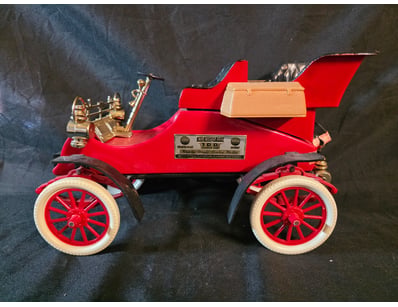 EARLY 20TH CENTURY STYLE VEHICLE DECANTER

Item Si...