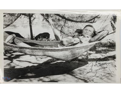 SIGNED KIRK DOUGLAS 
PHOTOGRAPH WITH CERTIFICATE O...
