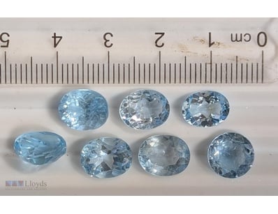 22 CARATS BLUE TOPAZ GEMSTONES

22 Carats Blue Top...