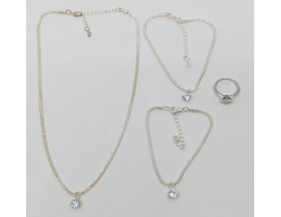 UNRESERVED Affordable Jewellery (A1007) - Lot 123