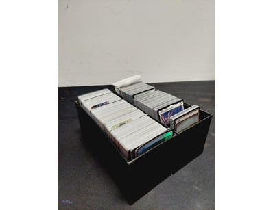 BULK LOT HOLDS A LARGE COLLECTION OF MAGIC: THE GA...