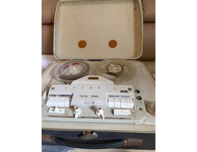 Gadgets, Music & Pastimes (A1007) - Lot 600