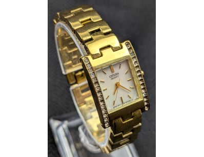 Affordable Watch Market (A999) - Lot 523