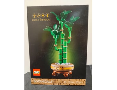 **UNRESERVED** LIFETIME COLLECTION OF LEGO PART... - Lot 954