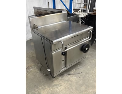 Commercial stainless steel Bratt griddle/cooktop u...