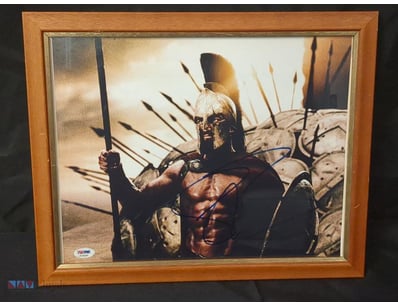 FEATURES A SCENE FROM THE 2006 ACTION FILM 300, DE...