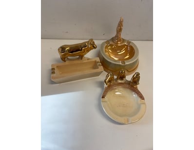 VINTAGE ASH TRAY SET WITH BRASS ANIMAL FIGURINES
...