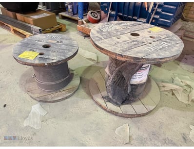 2 x Part Timber Drums/Rope Cable

Wire rope, 13m...