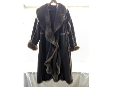 Designer Vault (A984) - Lot 9000