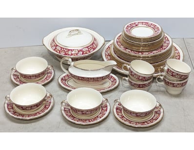 Swinnertons 'majestic vellum' dinnerware collectio...