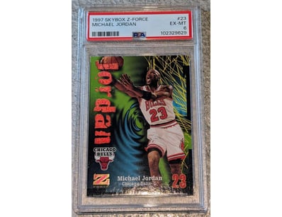 RARE & COLLECTABLE GRADED TRADING CARDS (A976) - Lot 4012