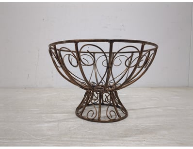 Decorative wrought metal style fruit bowl featurin...