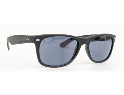 Ray Ban New Wayfarer RB2132 sunglasses in black wi...