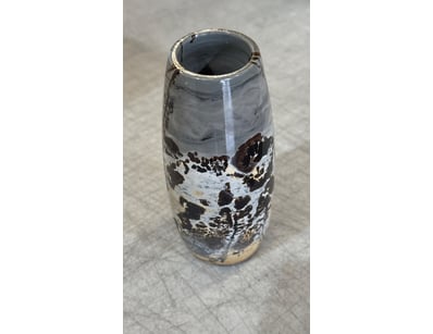 Industrial ceramic vessel with cylindrical form an...