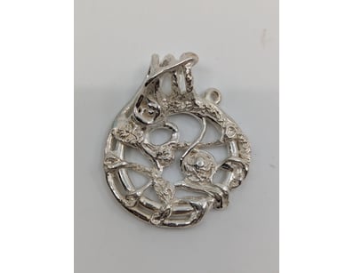 925 STERLING SILVER PENDANT

Condition: Good - R...