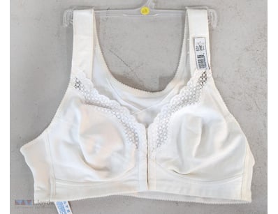 RRP $69.95 Bestform lingerie 531, white/blanc, siz...
