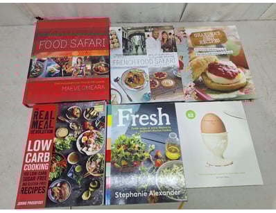 Gadgets, Music & Pastimes (A1005) - Lot 1511