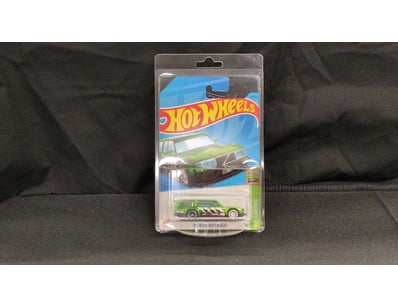 HOT WHEELS VOLVO 240 DRIFT WAGON SUPER TREASURE HU...