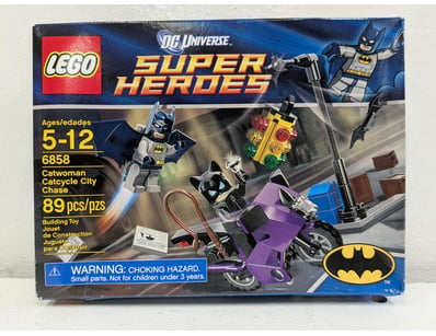 LEGO DC Universe Super Heroes set 6858 "Catwoman C...