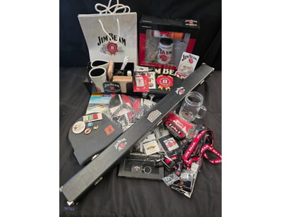 COLLECTION OF JIM BEAM MERCHANDISE INCLUDING POKER...