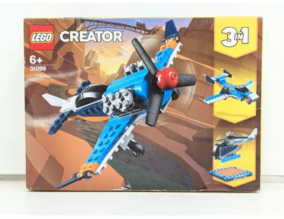 LEGO Creator 3-in-1 Set #31099 featuring a buildab...