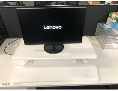 LENOVO Computer Monitor D22270QD0. S/N URHKV32T AN...