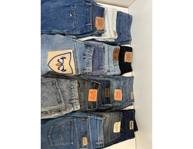 Entire Vintage Clothing Store Liquidation (ON11... - Lot 287