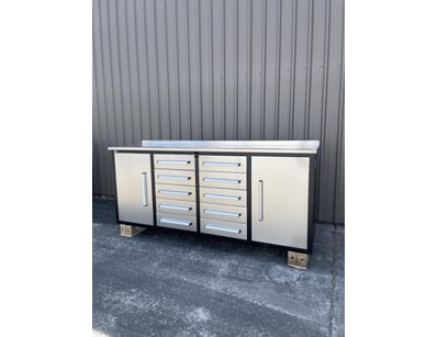 Machinery, Portable Buildings & Gates - Lot 19