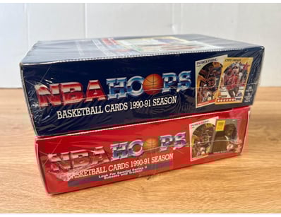 RARE & COLLECTABLE GRADED TRADING CARDS - Lot 9037