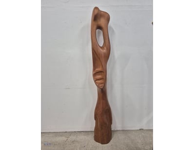 TIMBER TOTEM DECORATIVE ART PIECE
APPROX DIMENSION...