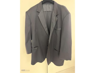 MICHAEL CALABRO 2PCS MEN SUIT SIZE 54 

Material: ...