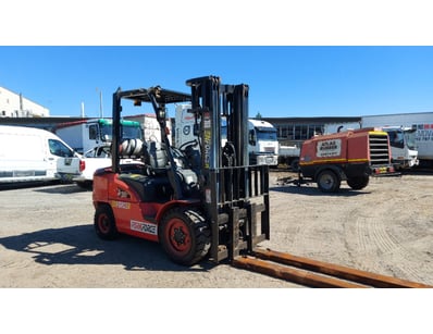 Trucks, Forks, Tools + More Liquidation (ON12006) - Lot 8