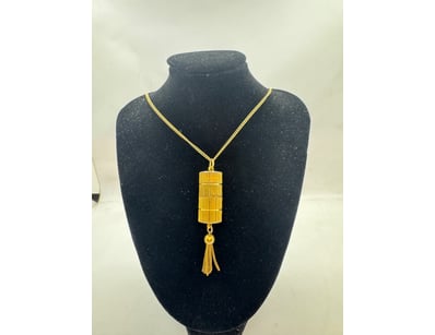 14CARAT NECKLACE WITH WATCH PENDANT

60.2Cm

D...