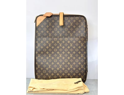 LOUIS VUITTON PEGASE LEGERE 55 SUITCASE MONOGRAM 
...